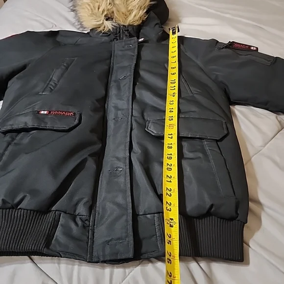 Canada Weather Gear Jacket Woman Size Medium Faux Fur Lined Hood Black Insulated